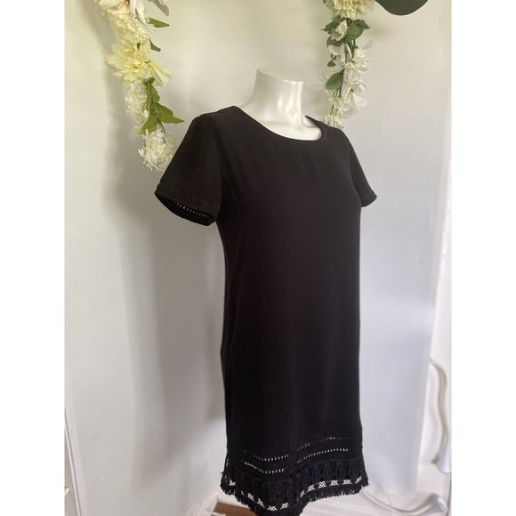 Cynthia Rowley Women's Shift Dress Size 2 Black Fringe‎ Crochet Hem Gold Zipper - Picture 1 of 12